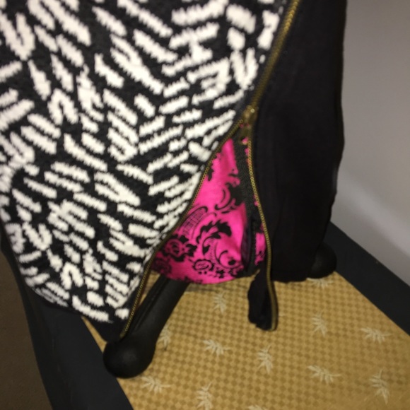 Black and White Sweater W/Zipper Sides - Picture 2 of 5